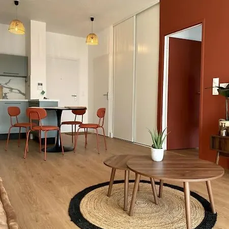 48 M2 Neuf 150m De La A307 Апартаменти