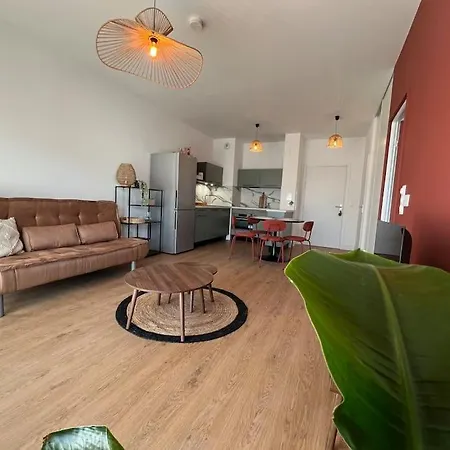 48 M2 Neuf 150m De La A307 Apartment Royan