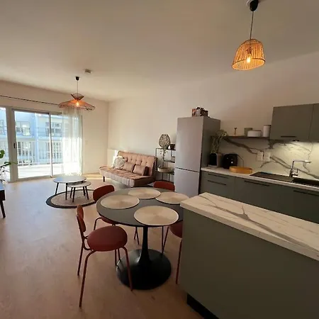 Apartment 48 M2 Neuf 150m De La A307 *