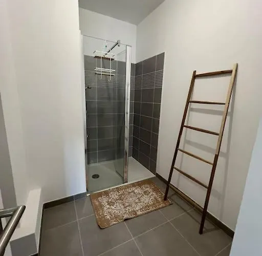 48 M2 Neuf 150m De La A307 *